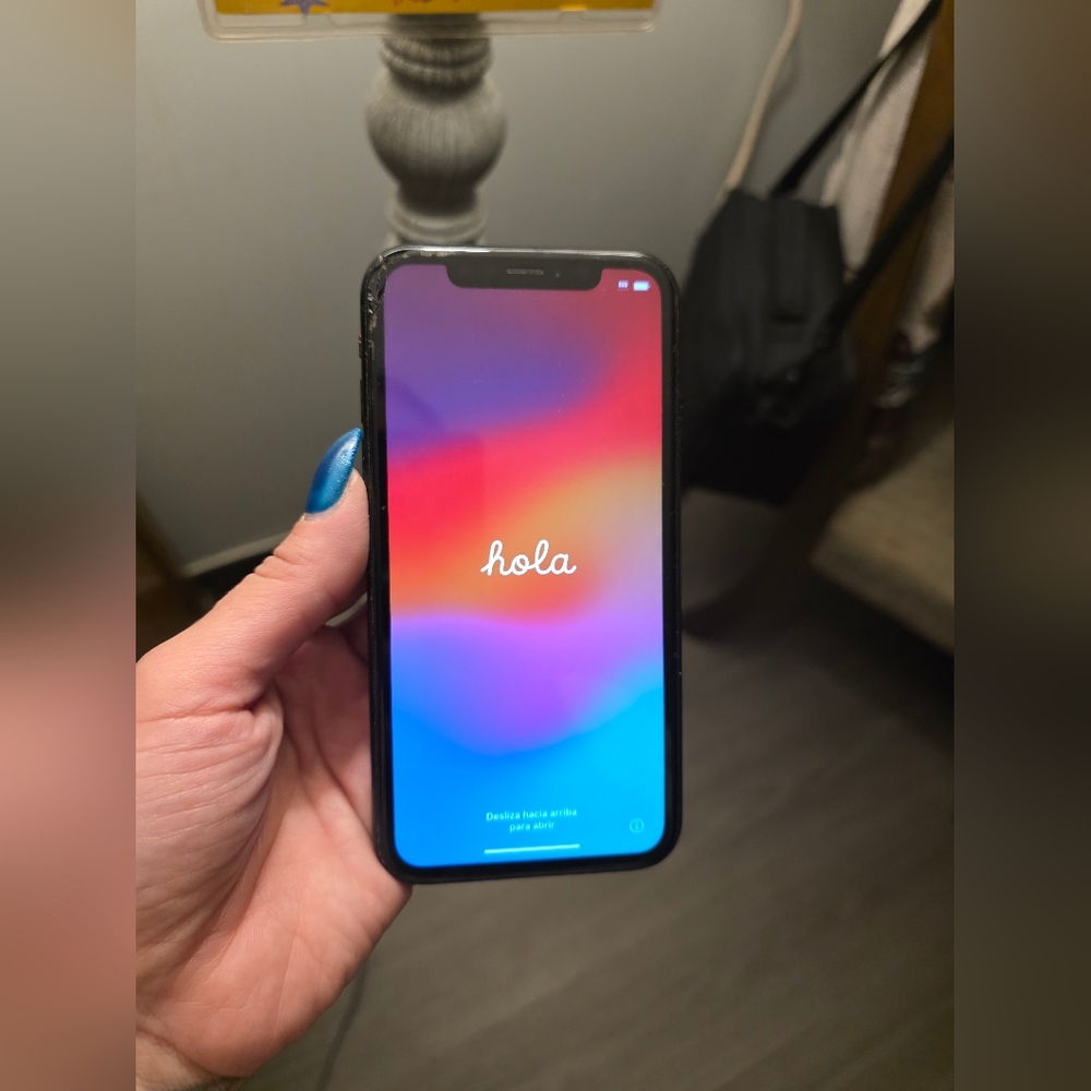 📱 Apple iPhone XR (Black, 64 GB – AT&T)